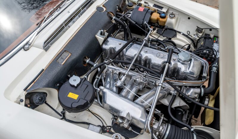 								1966 Mercedes-Benz 230SL 4-Speed full									