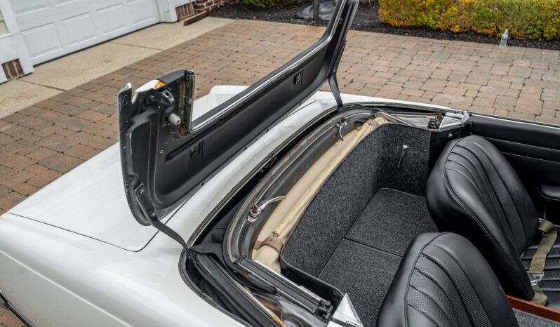 								1966 Mercedes-Benz 230SL 4-Speed full									