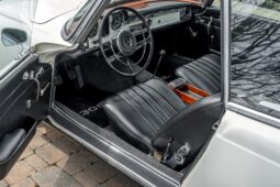 										1966 Mercedes-Benz 230SL 4-Speed full									