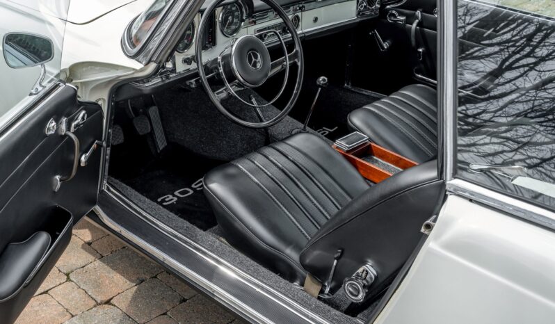 								1966 Mercedes-Benz 230SL 4-Speed full									