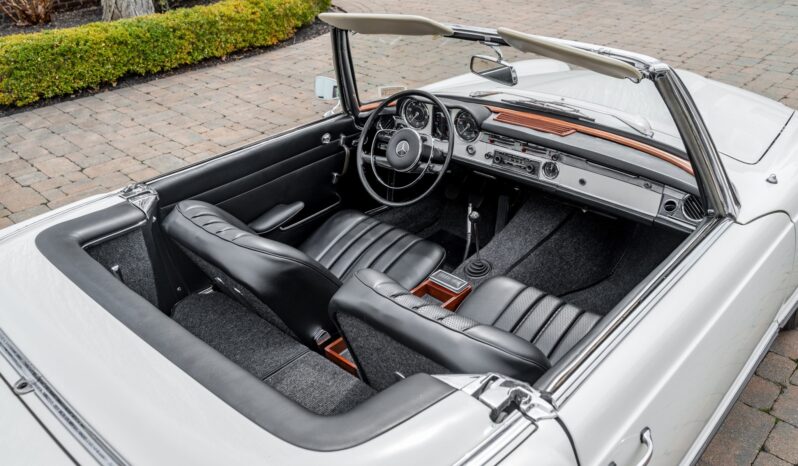 								1966 Mercedes-Benz 230SL 4-Speed full									