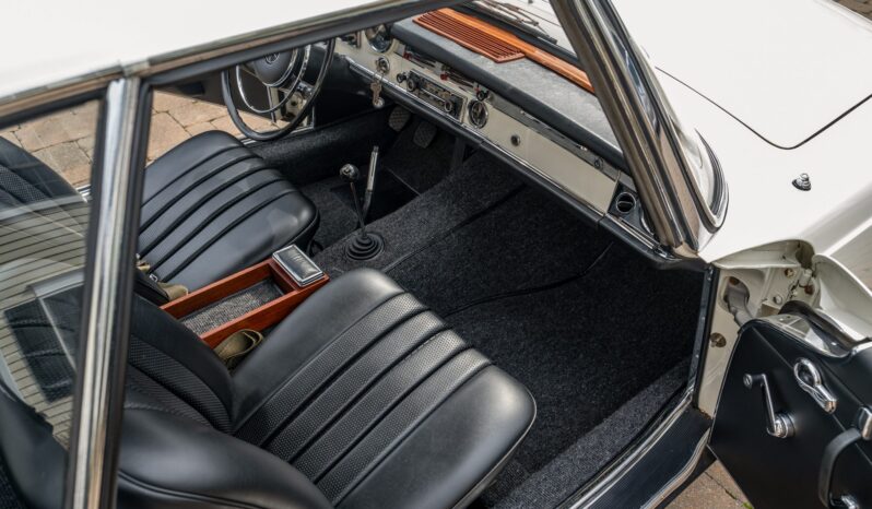 								1966 Mercedes-Benz 230SL 4-Speed full									