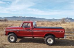 1976 Ford F-250 Ranger Highboy 4×4 4-Speed
