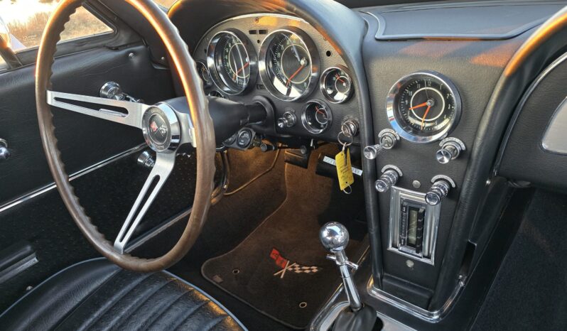 								1964 Chevrolet Corvette Coupe 5-Speed full									