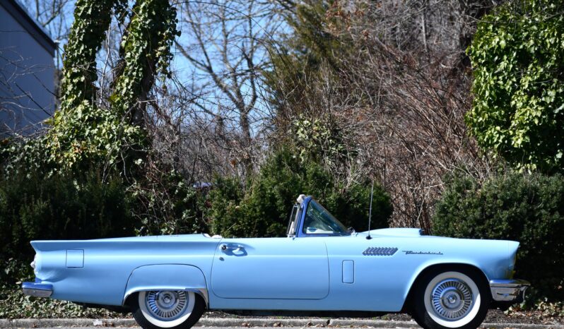 								1957 Ford Thunderbird full									