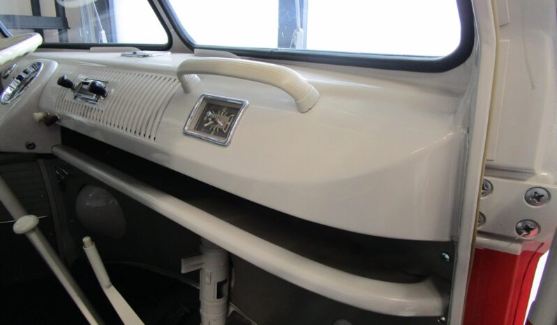 								1963 Volkswagen Type 2 15-Window Deluxe full									