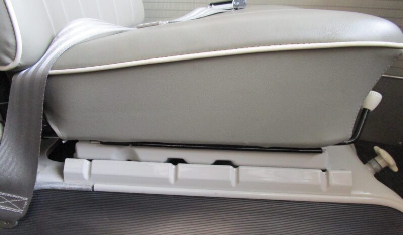 								1963 Volkswagen Type 2 15-Window Deluxe full									