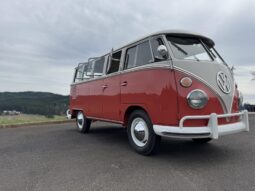 										1963 Volkswagen Type 2 15-Window Deluxe full									