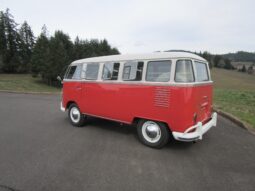 										1963 Volkswagen Type 2 15-Window Deluxe full									