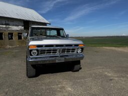 1977 Ford F-250 Ranger Highboy 4×4 4-Speed