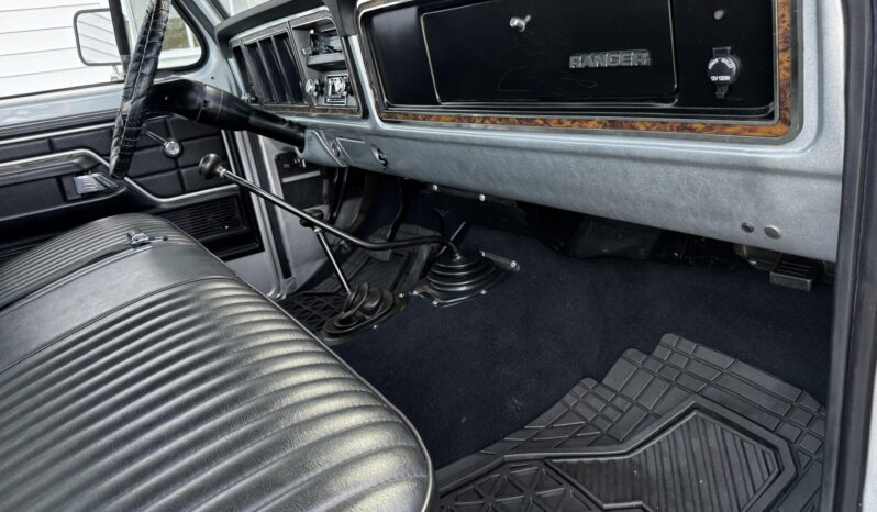 								1977 Ford F-250 Ranger Highboy 4×4 4-Speed full									