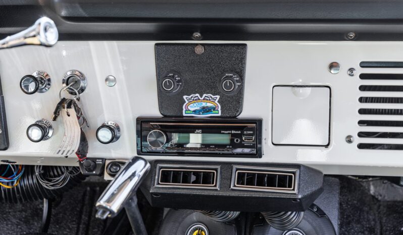 								1971 Ford Bronco 302 3-Speed full									