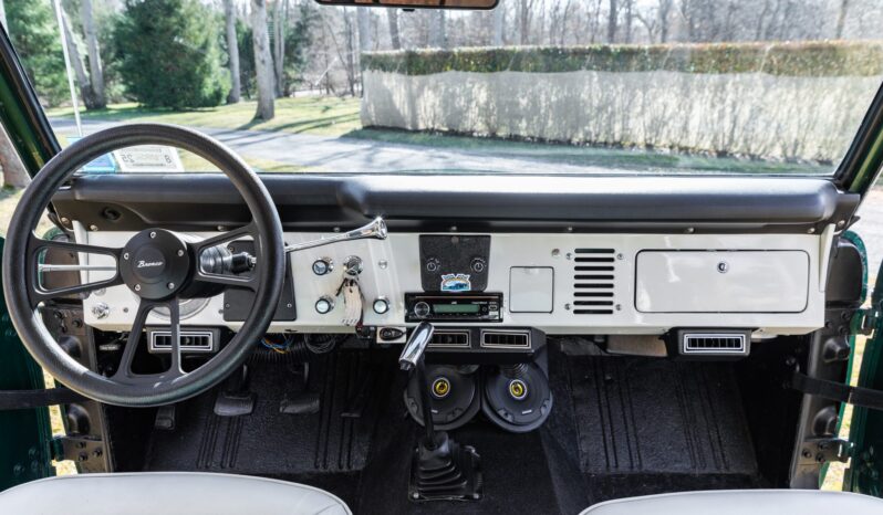 								1971 Ford Bronco 302 3-Speed full									