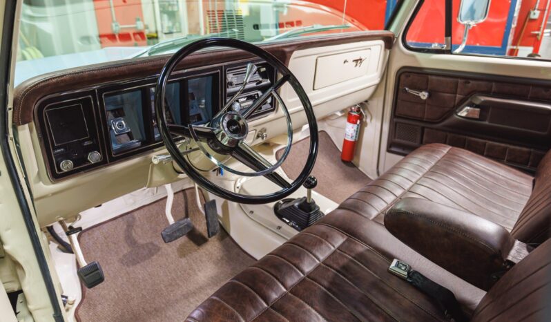 								1977 Ford F-250 Highboy 4×4 full									