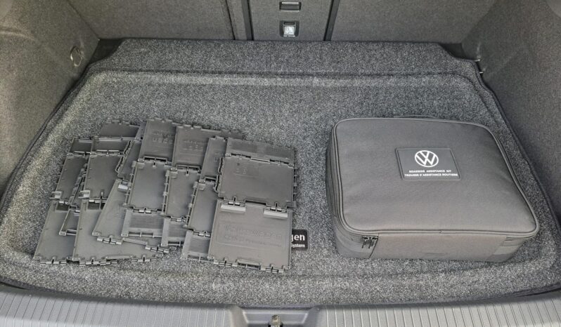 								2023 Volkswagen Golf GTI 40th Anniversary 6-Speed full									