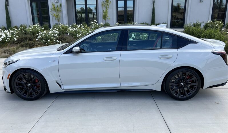 								2022 Cadillac CT5-V Blackwing 6-Speed full									