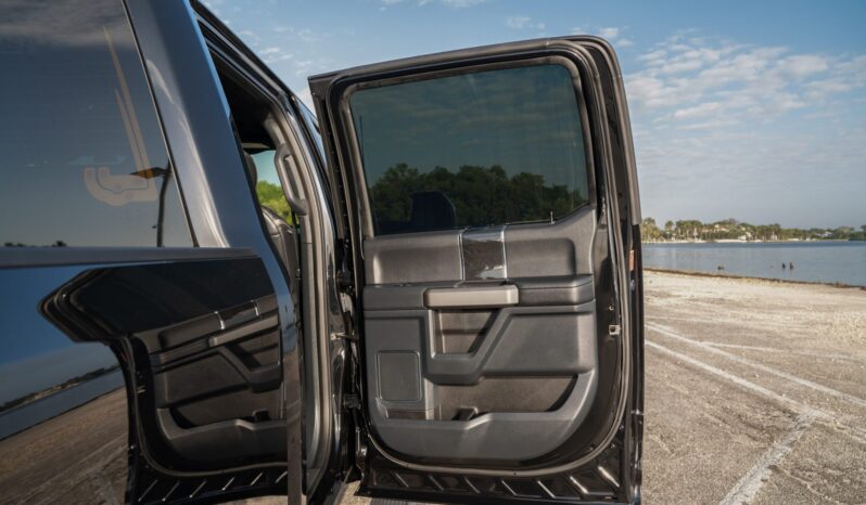 								2022 Ford F-350 Super Duty Platinum Tremor Crew Cab full									