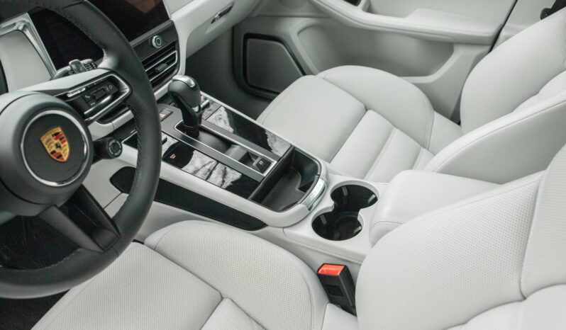 								2023 Porsche Macan GTS full									