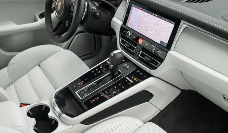 								2023 Porsche Macan GTS full									