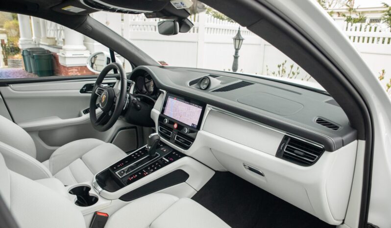 								2023 Porsche Macan GTS full									