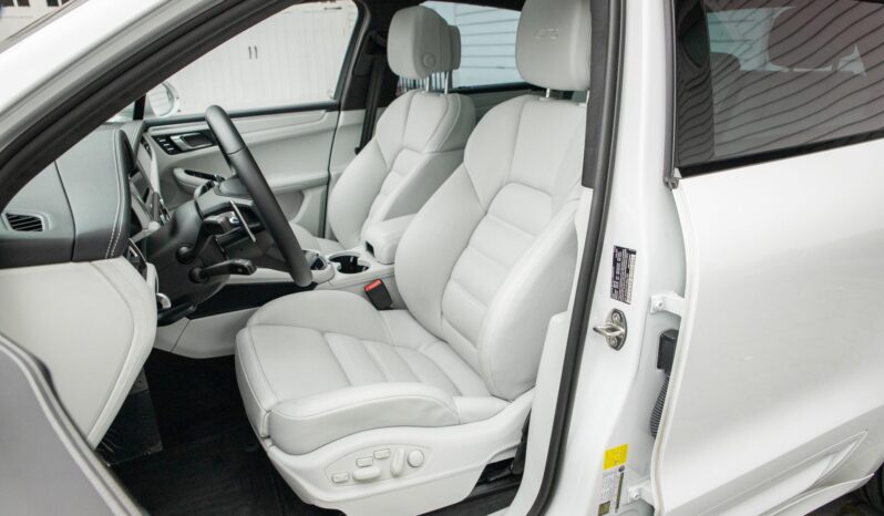 								2023 Porsche Macan GTS full									