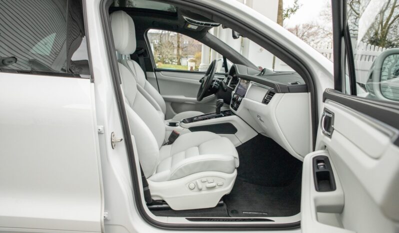 								2023 Porsche Macan GTS full									