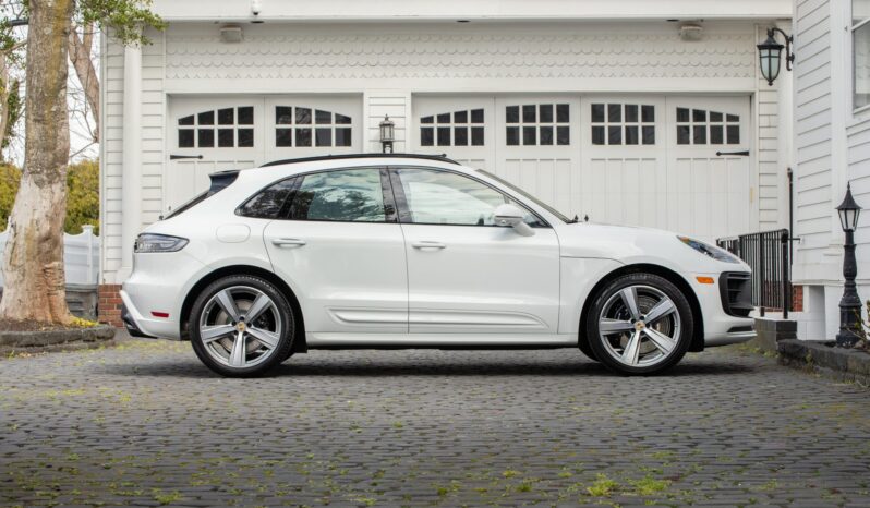 								2023 Porsche Macan GTS full									