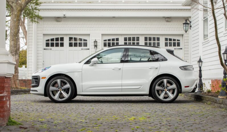 								2023 Porsche Macan GTS full									