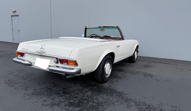 								1967 Mercedes-Benz 250SL 4-Speed full									