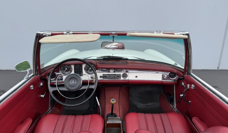 								1967 Mercedes-Benz 250SL 4-Speed full									