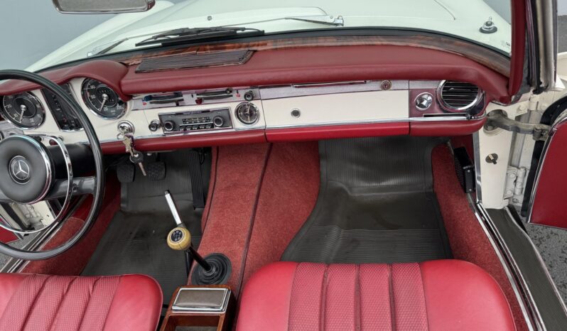 								1967 Mercedes-Benz 250SL 4-Speed full									