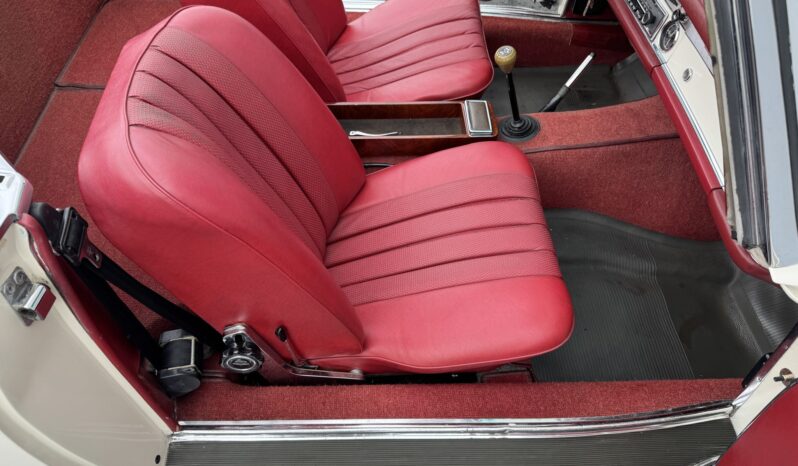 								1967 Mercedes-Benz 250SL 4-Speed full									