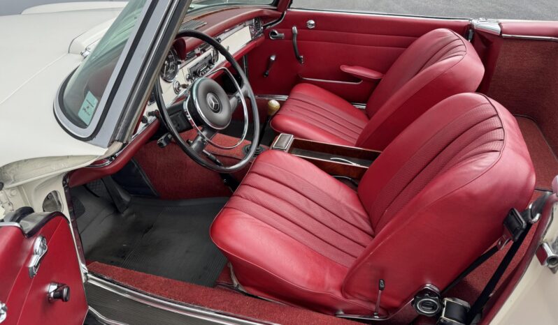 								1967 Mercedes-Benz 250SL 4-Speed full									