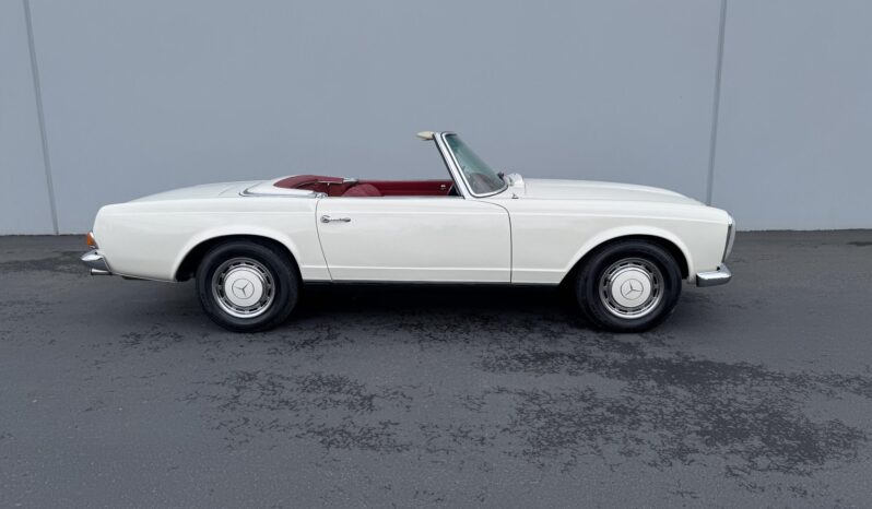 								1967 Mercedes-Benz 250SL 4-Speed full									