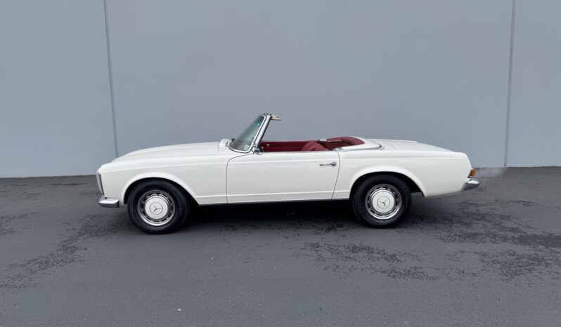 								1967 Mercedes-Benz 250SL 4-Speed full									