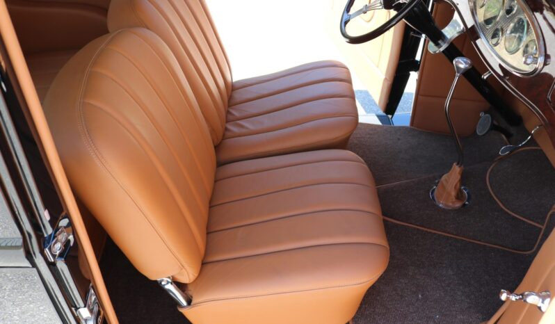 								1932 Ford Victoria Street Rod 303 Rocket full									