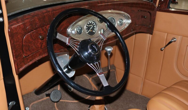 								1932 Ford Victoria Street Rod 303 Rocket full									