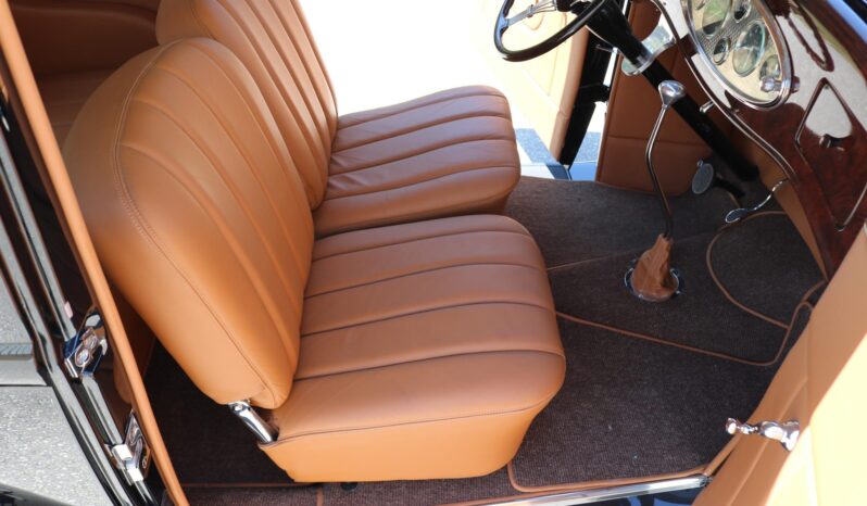 								1932 Ford Victoria Street Rod 303 Rocket full									