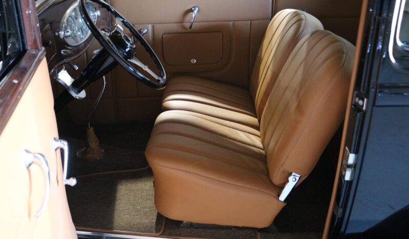 								1932 Ford Victoria Street Rod 303 Rocket full									