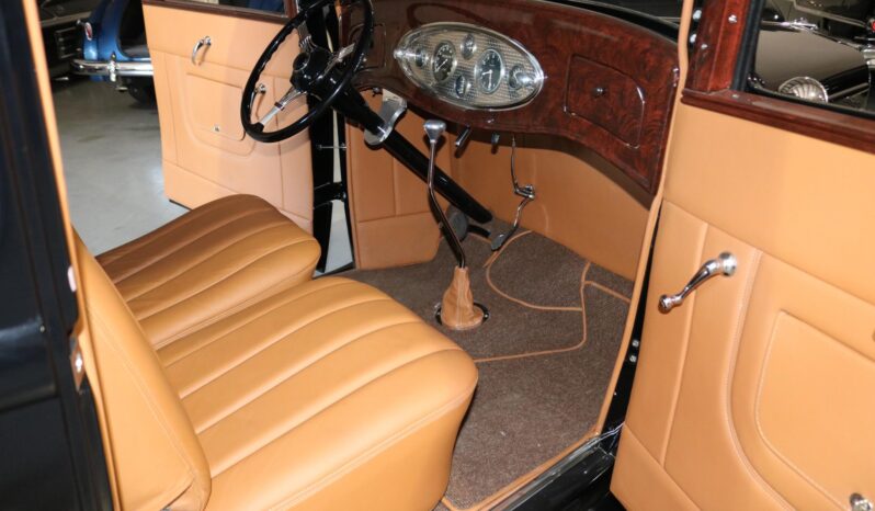 								1932 Ford Victoria Street Rod 303 Rocket full									