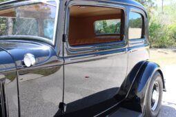 										1932 Ford Victoria Street Rod 303 Rocket full									