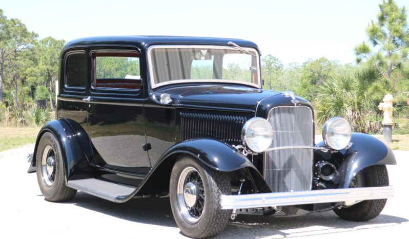 								1932 Ford Victoria Street Rod 303 Rocket full									