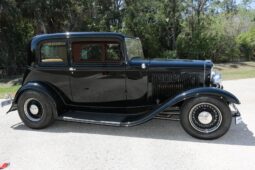 										1932 Ford Victoria Street Rod 303 Rocket full									