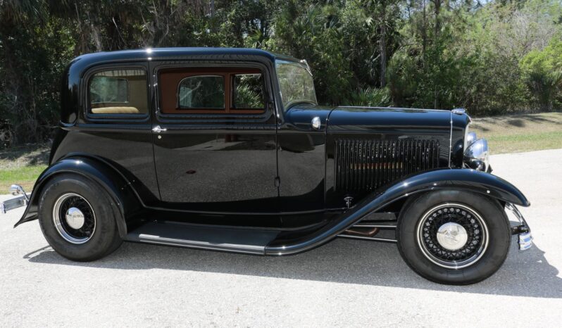 								1932 Ford Victoria Street Rod 303 Rocket full									