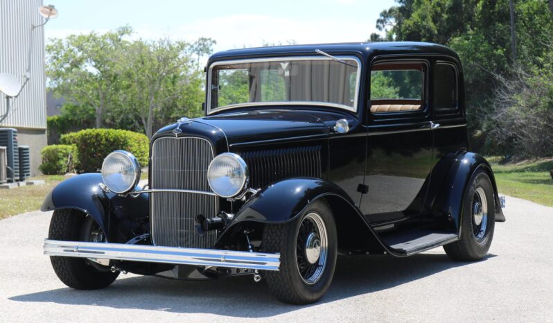 								1932 Ford Victoria Street Rod 303 Rocket full									