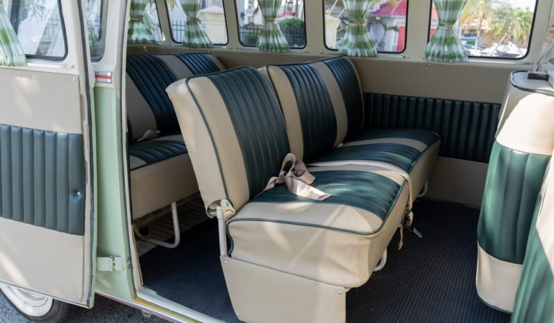 								1965 Volkswagen Type 2 Kombi 23-Window Conversion full									