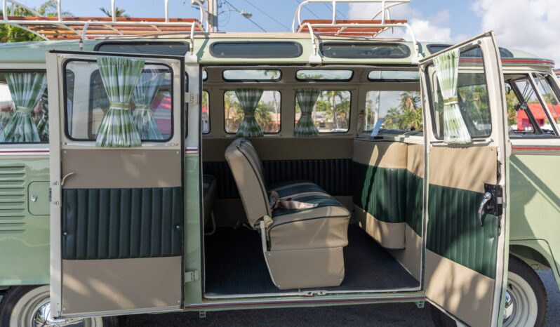 								1965 Volkswagen Type 2 Kombi 23-Window Conversion full									