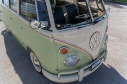 										1965 Volkswagen Type 2 Kombi 23-Window Conversion full									
