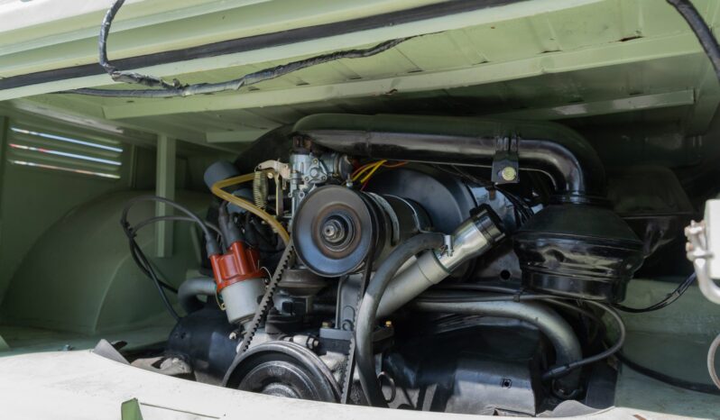 								1965 Volkswagen Type 2 Kombi 23-Window Conversion full									