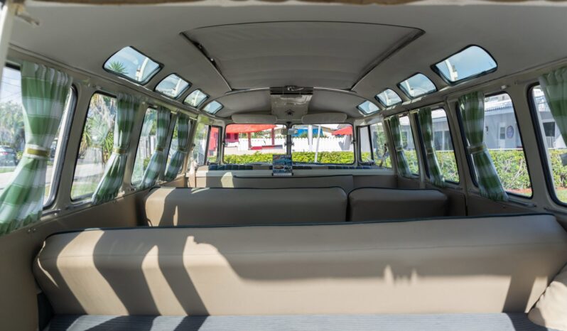 								1965 Volkswagen Type 2 Kombi 23-Window Conversion full									